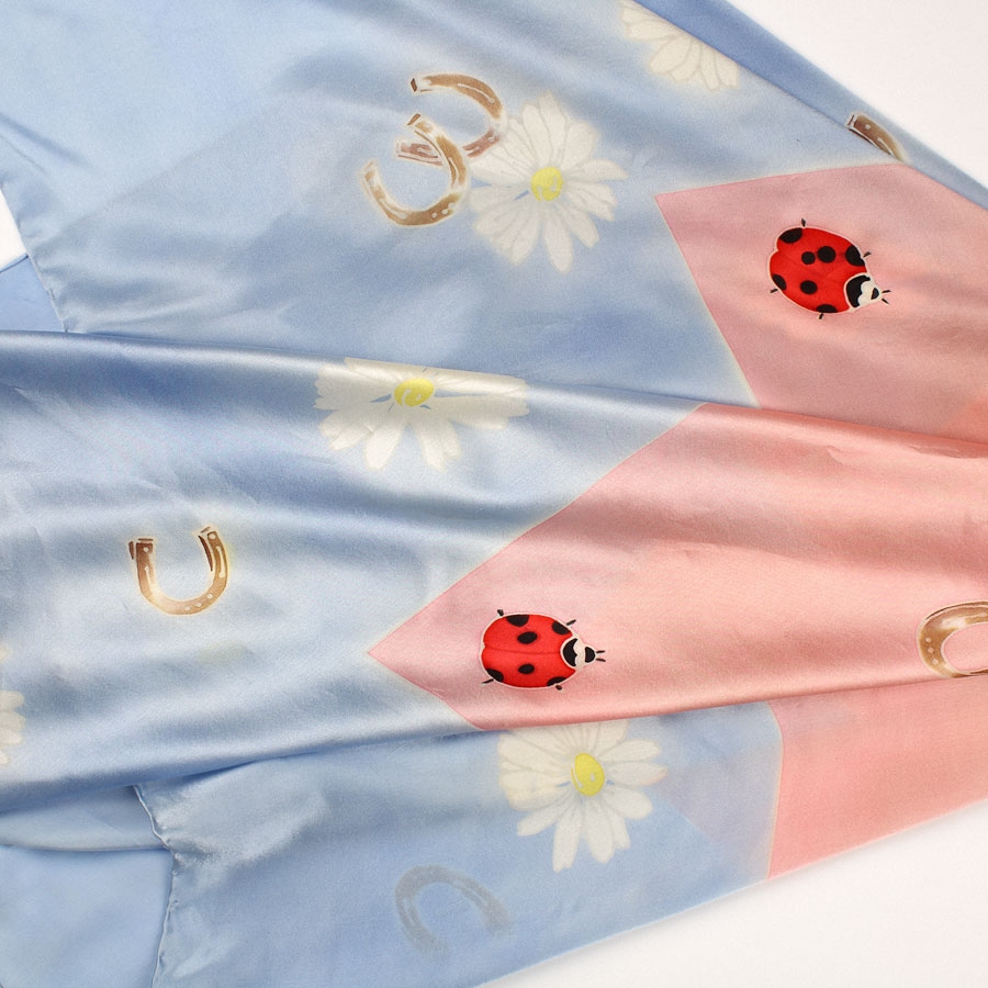 Daisies and ladybirds